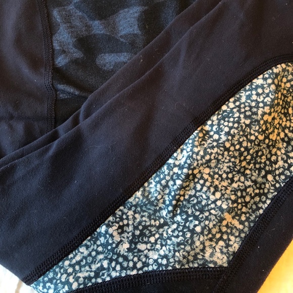 Lululemon Crop 23” Wonder Under Leggings Size 6 - Picture 4 of 5